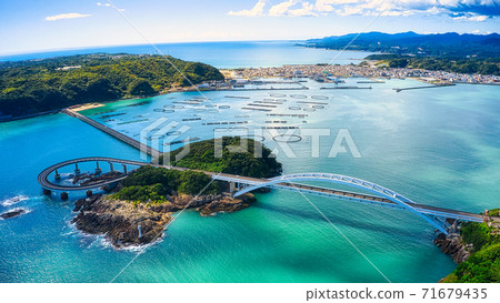 連接串本町和和歌山縣本州最南端的大島紀大島的“串本大橋”的無人機鳥瞰圖！ 71679435