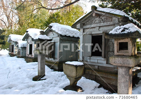 “前田信長小田信長的神廟”（富山縣高岡市龍龍寺/關本町） 71680465