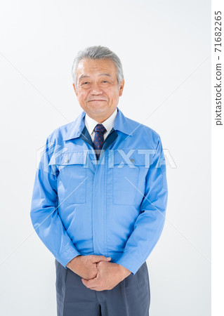 企業形象穿著工作服的男人微笑 企業形象穿著工作服的男人微笑 71682265