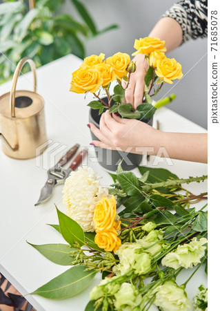Bouquet 012. step by step installation of flowers in a vase. Flowers bunch, set for home. Fresh cut flowers for decoration home. European floral shop. Delivery fresh cut flower. Bouquet 012. step by step installation of flowers in a vase. Flowers bunch, set for home. Fresh cut flowers for decoration home. European floral shop. Delivery fresh cut flower. 71685078