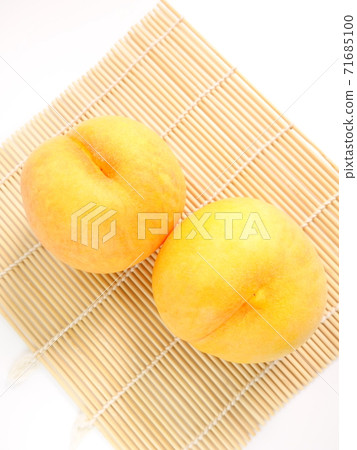 Yellow peach peach peach peach 71685100