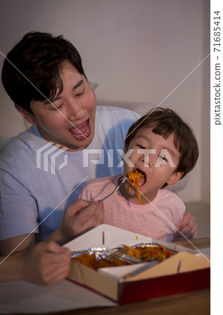 Concept of friendly family, happy family enjoying summer vacation at home 191 Concept of friendly family, happy family enjoying summer vacation at home 191 71685414