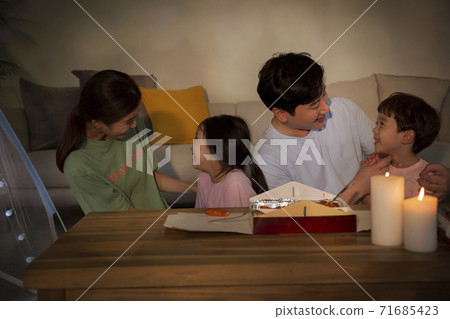 Concept of friendly family, happy family enjoying summer vacation at home 199 Concept of friendly family, happy family enjoying summer vacation at home 199 71685423