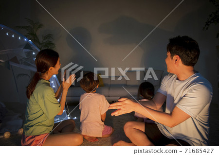 Concept of friendly family, happy family enjoying summer vacation at home 203 Concept of friendly family, happy family enjoying summer vacation at home 203 71685427
