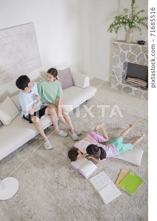 Concept of friendly family, happy family enjoying summer vacation at home 253 71685516