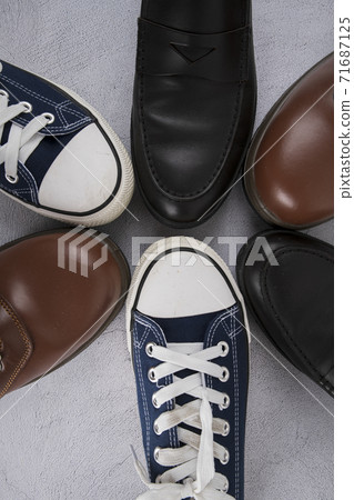 Shaving razors, brush and foam object 092 71687125