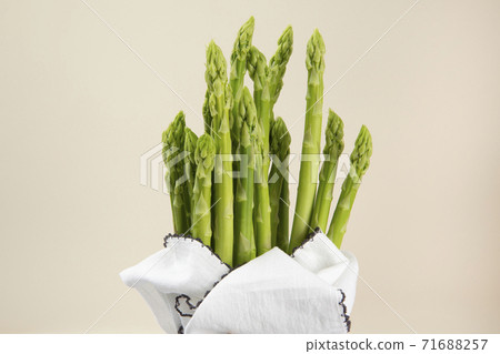 Close up of fresh green asparagus 130 71688257