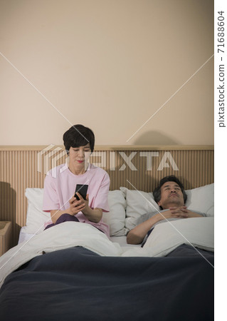 Happiness people lifestyle, Asian senior couple 045 Happiness people lifestyle, Asian senior couple 045 71688604