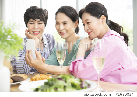 Happiness people lifestyle, smiling active senior ladies 011 Happiness people lifestyle, smiling active senior ladies 011 71689834