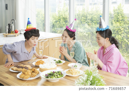 Happiness people lifestyle, smiling active senior ladies 021 Happiness people lifestyle, smiling active senior ladies 021 71689857