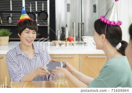 Happiness people lifestyle, smiling active senior ladies 023 Happiness people lifestyle, smiling active senior ladies 023 71689864