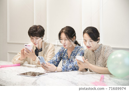 Happiness people lifestyle, smiling active senior ladies 085 Happiness people lifestyle, smiling active senior ladies 085 71689974