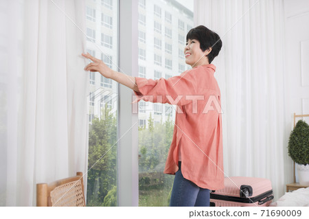 Happiness people lifestyle, smiling active senior ladies 109 71690009