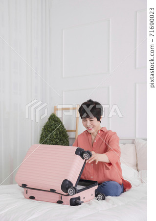 Happiness people lifestyle, smiling active senior ladies 123 Happiness people lifestyle, smiling active senior ladies 123 71690023