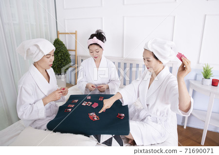 Happiness people lifestyle, smiling active senior ladies 170 71690071