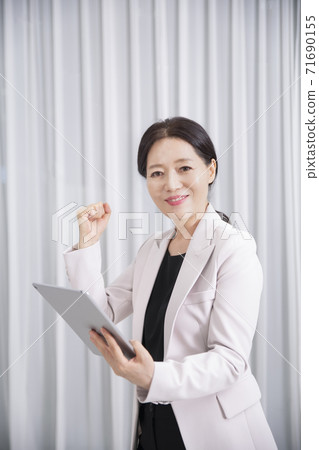 Happiness people lifestyle, senior businesswoman in office 057 Happiness people lifestyle, senior businesswoman in office 057 71690155