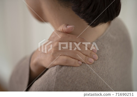 female disease concept, middle aged woman feeling pain 009 female disease concept, middle aged woman feeling pain 009 71690251