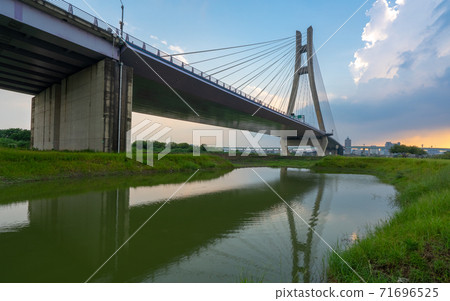 New Taipei Bridge reflection park 71696525