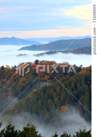 天空中的山城4552 71698004