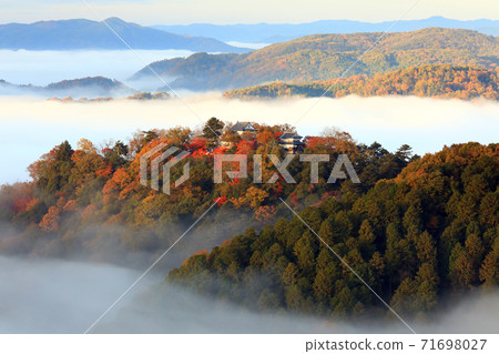 天空中的山城4593 71698027