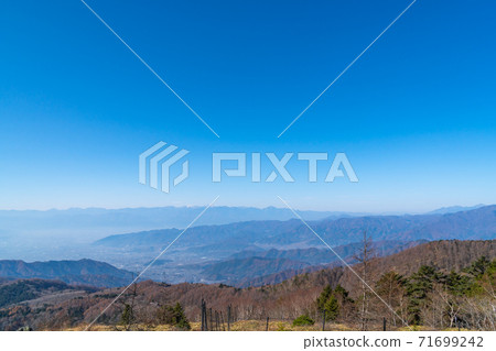 Southern Alps seen from the mountain trail from Daibosatsu Pass to Raiiwa (Daibosatsu Ridge) 71699242