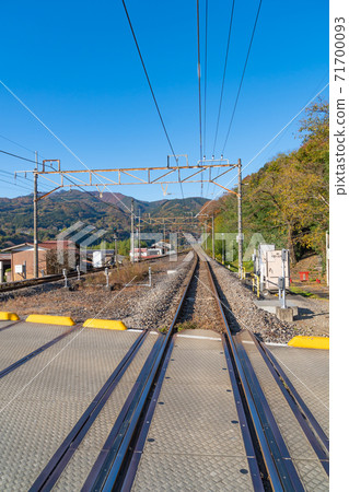 Railroad crossing near JR Shikishima Station (Shibukawa City, Gunma Prefecture) 71700093