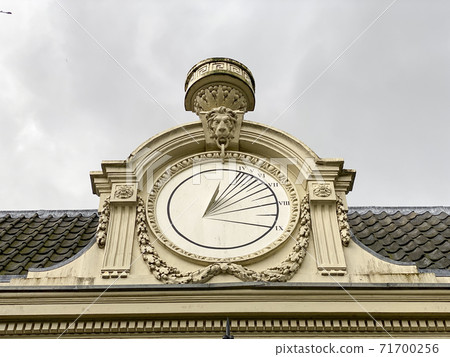 Sundial in a courtyard in Haarlem Sundial in a courtyard in Haarlem 71700256
