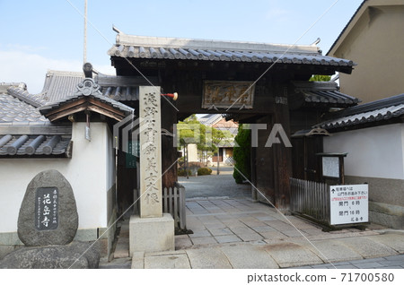 Hanadakeji寺的“ Sanmon”(1992年,兵庫縣赤穗市Kar谷市) Hanadakeji寺的“ Sanmon”(1992年,兵庫縣赤穗市Kar谷市) 71700580