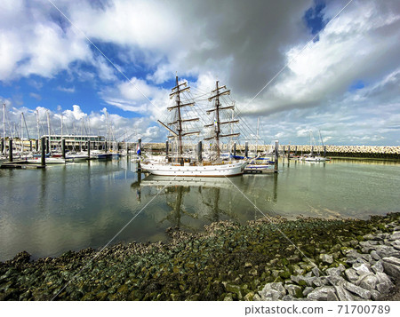 Boat in the port of Cadand, The Netherlands Boat in the port of Cadand, The Netherlands 71700789