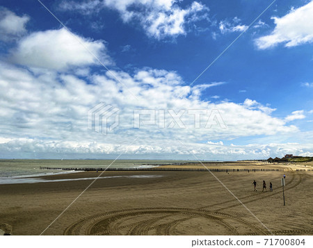 Looking out over the beach at Cadzand, The Netherlands 71700804