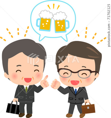 Middle-aged businessman who invites each other to go to an izakaya 71702125