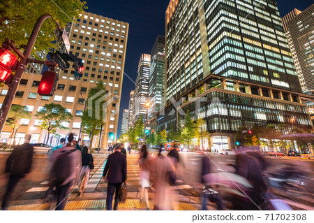 Tokyo cityscape of Japan: View of office buildings from the intersection of "Otemachi station square" in Tokyo, which is a disaster of Corona = November 19th Tokyo cityscape of Japan: View of office buildings from the intersection of "Otemachi station square" in Tokyo, which is a disaster of Corona = November 19th 71702308