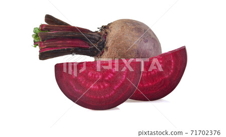 fresh beetroot isolated on white background fresh beetroot isolated on white background 71702376