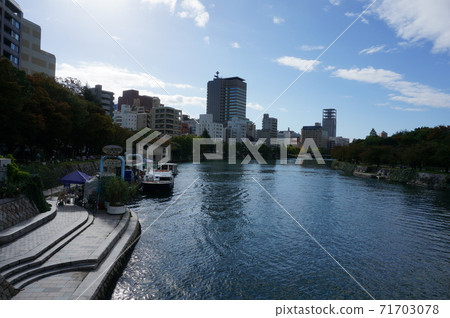 Hiroshima Motoyasu River 71703078