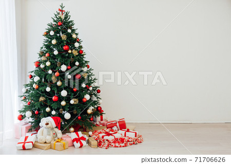 New Year's Eve Christmas interior home decor red Christmas tree pine gifts 71706626