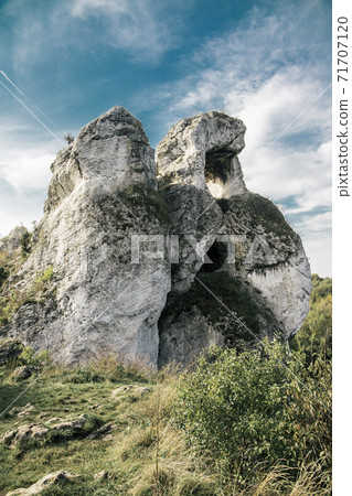 Limestone rocks Okiennik Wielki on Jura Krakowsko-Czestochowska, Silesia, Poland Limestone rocks Okiennik Wielki on Jura Krakowsko-Czestochowska, Silesia, Poland 71707120