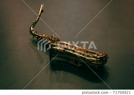 Saxophone 71708921