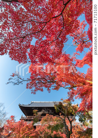 Nanzenji in autumn Nanzenji in autumn 71713100