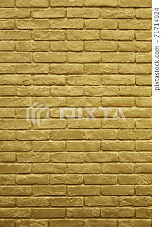 Gold paint brick wall 71714924