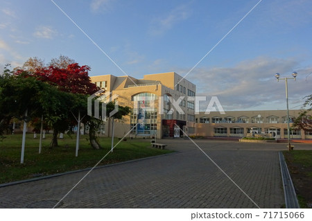 北海道教育大學札幌初中，札幌市北區愛之裡 71715066