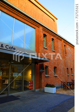 Noritake Garden and Autumn Leaves in Nishi-ku, Nagoya City, Aichi Prefecture, Red Brick Warehouse, Autumn Leaves, Cityscape [November] 71715321
