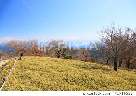 Downhill to Osugidani 71716532