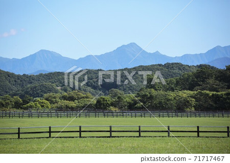 北海道“日高山脈和牧場”景觀（北海道新日高鎮） 71717467