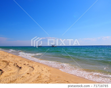 Superb beach on Moreton Island 71718785