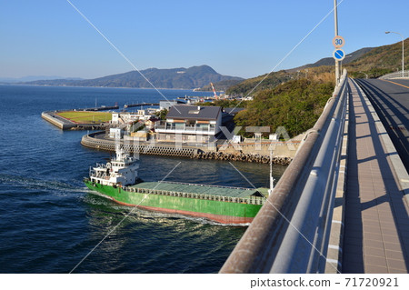 View of the Murotsu Peninsula from the "Kaminoseki Ohashi" bridge 71720921