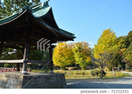 Autumn leaves scenery of Shomyoji, an ancient temple in autumn Autumn leaves scenery of Shomyoji, an ancient temple in autumn 71722331