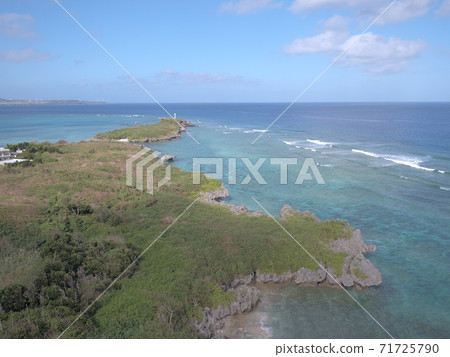 本部町美麗的大海。 本部町美麗的大海。 71725790
