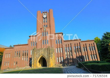 東京大學安田大學禮堂_秋天_對角線 71726504