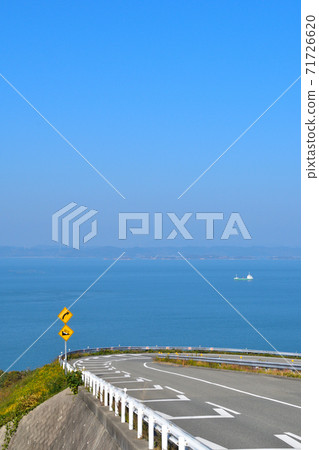 Road leading to the sea Prefectural Route 255 71726620