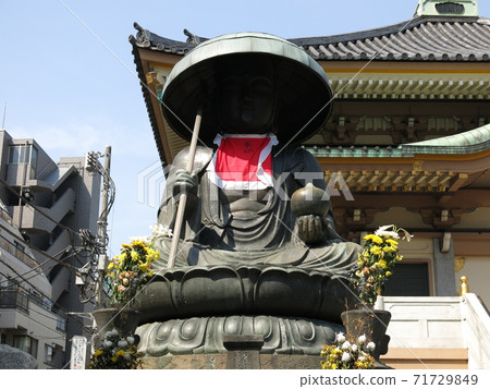 Copper Jizo Bodhisattva sitting statue at Shinshoji Temple in Toshima Ward (Edo Roku Jizo) Copper Jizo Bodhisattva sitting statue at Shinshoji Temple in Toshima Ward (Edo Roku Jizo) 71729849